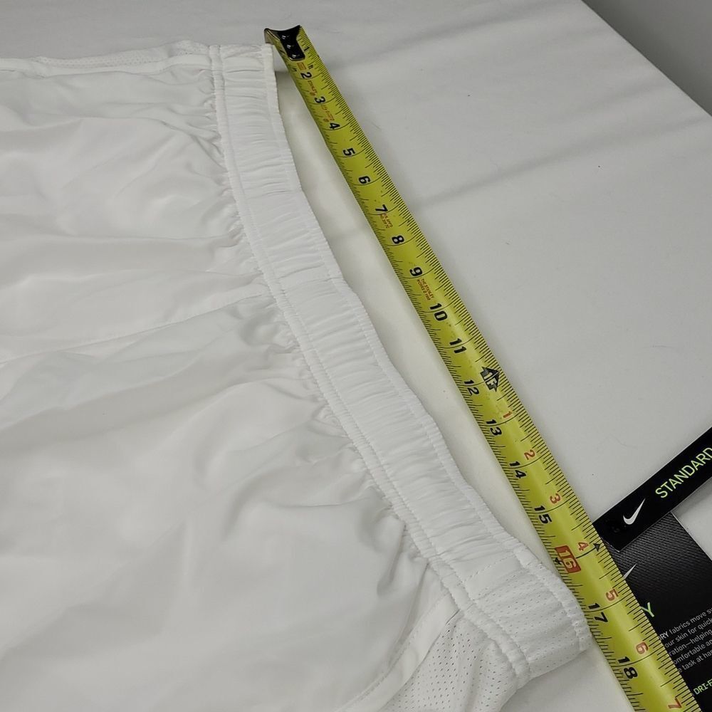 NEW XXL NIKE WOMEN'S WHITE TEMPO ATHLETIC SHORTS w/ attached panty 2X NWT - Picture 2 of 11